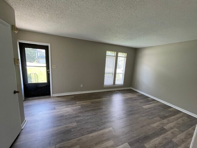 Sala de estar - 5241 Cornell Drive