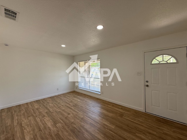 Foto del edificio - 7126 Pineville Rd
