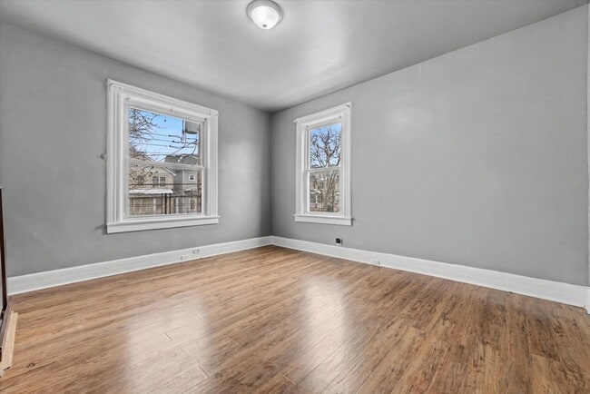 Building Photo - 250 S 5th Ave