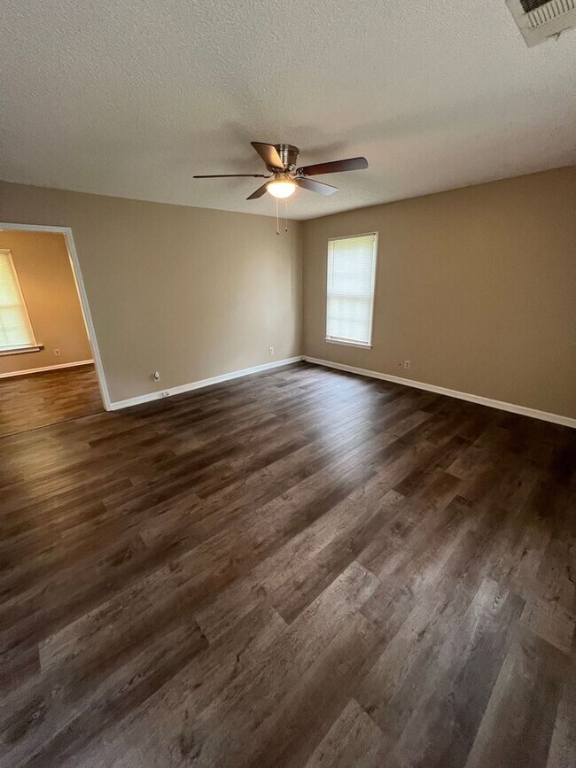 Building Photo - 3018 Dale Court A - B