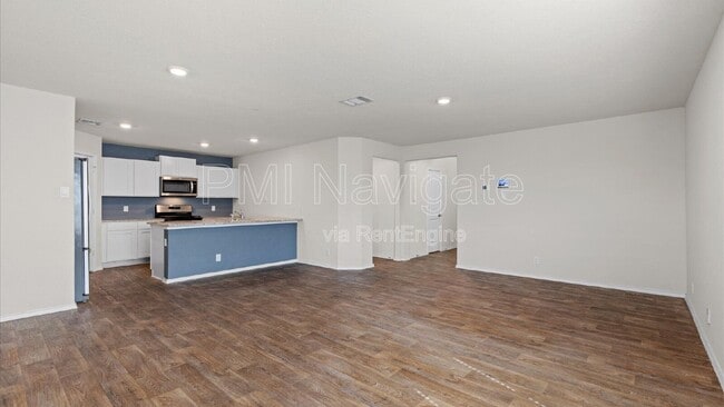 Foto del edificio - 6819 Rondo Measure