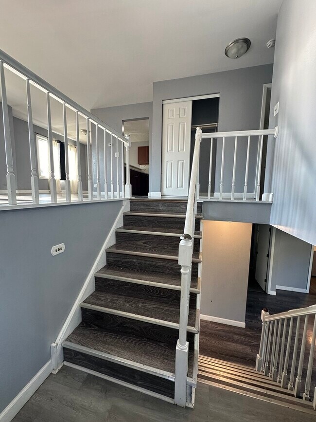 Building Photo - 3953 Port Dr