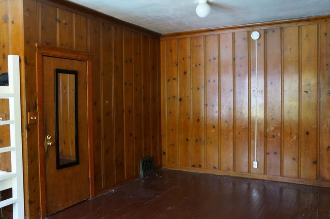 Building Photo - 547 Gayley Avenue