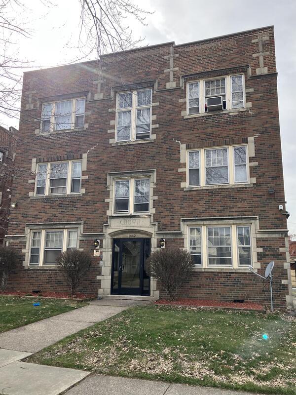 Building Photo - 1442 W 101st St