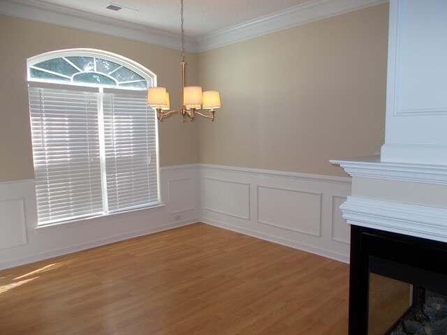Foto del edificio - 14204 Lithgow Place