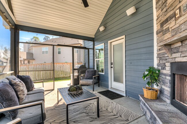 Foto del edificio - Two Story home in Quaker Knoll! Ready now !