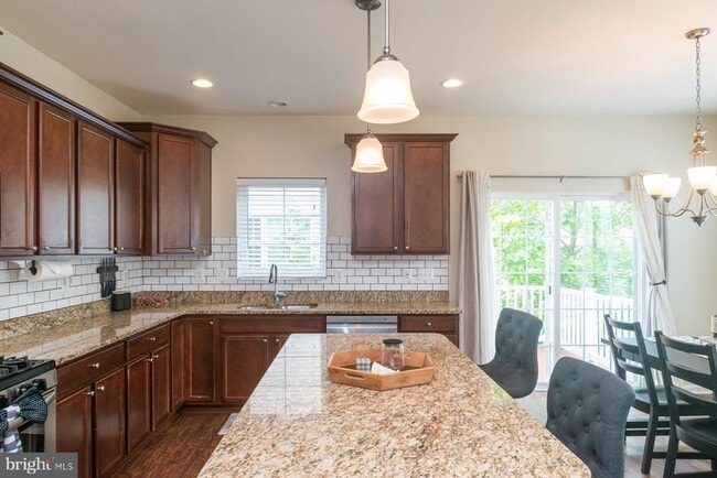 Building Photo - 7469 Tanyard Knoll Ln