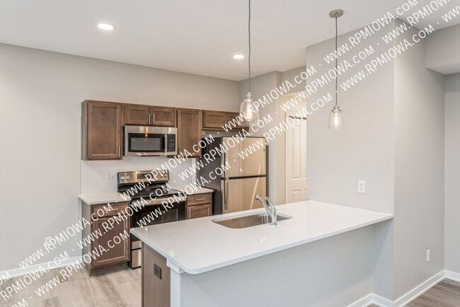 Foto del edificio - 250 Amberwood Dr