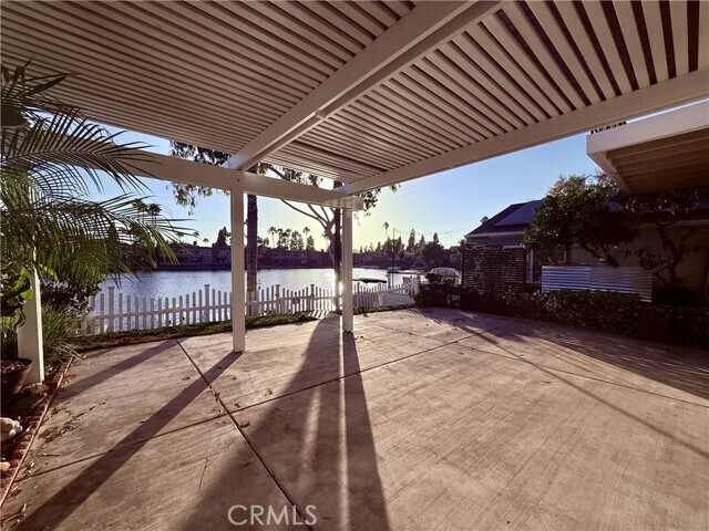 Foto del edificio - 22831 Islamare Ln