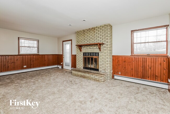 Building Photo - 3412 S Schultz Dr