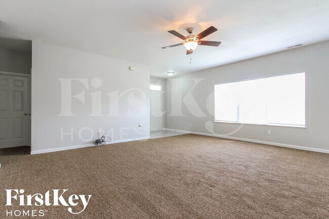 Foto del edificio - 6148 Navy Cir