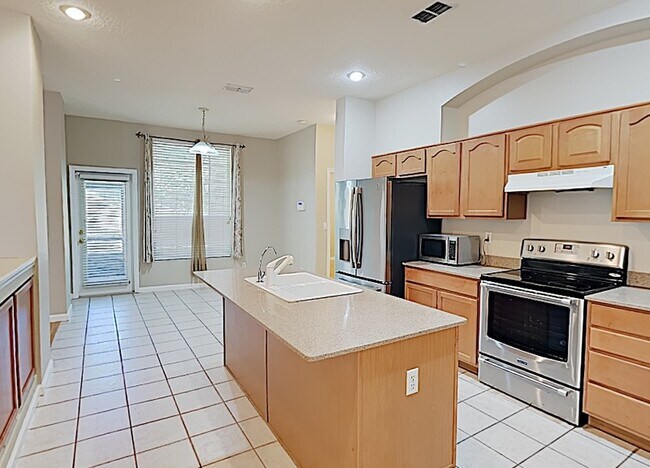 Building Photo - 13326 Via Roma Cir