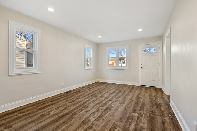 Foto del edificio - 405 E 3rd St