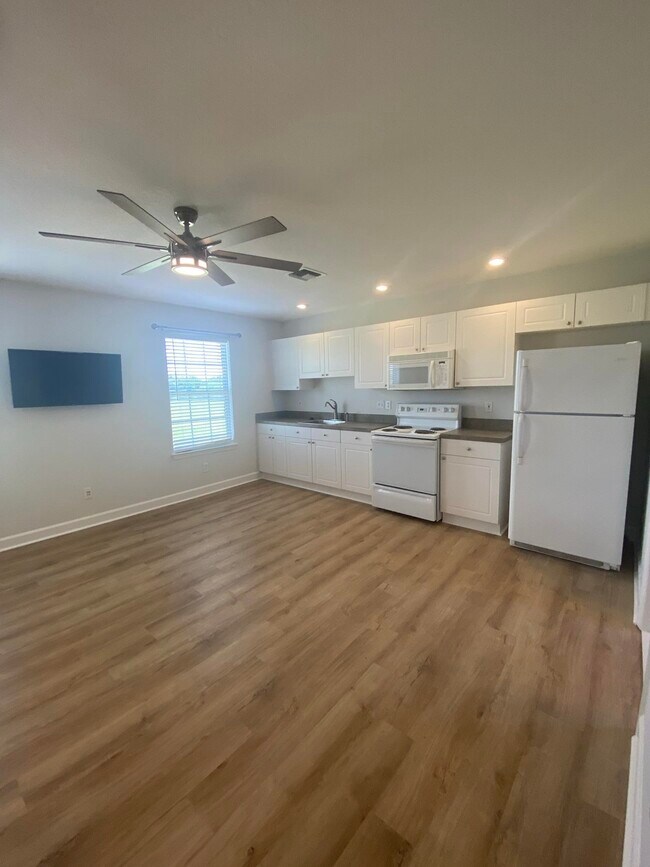 Foto del edificio - 4025 Colleton Ct