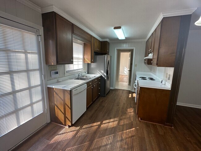 Cocina Gally - 2810 Falcon Ln