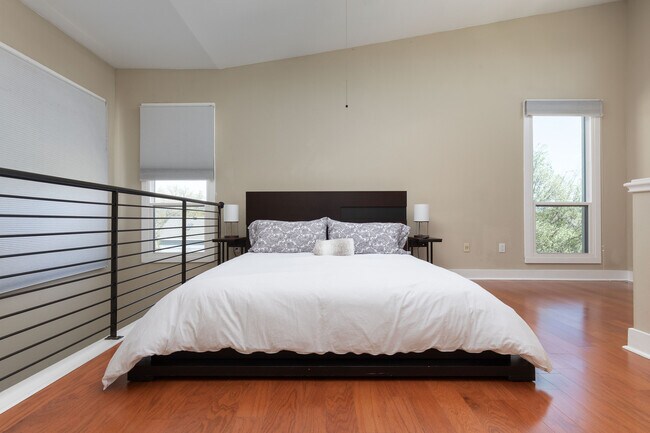 Foto del edificio - 4414 Cedar Springs Rd