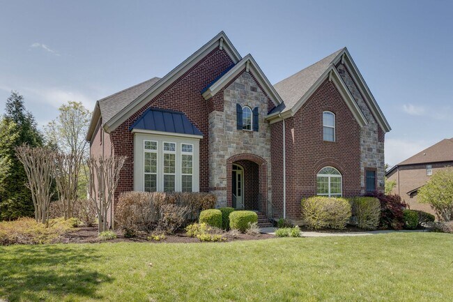 Building Photo - 5 Bedroom Home in Franklin (Easy access to...