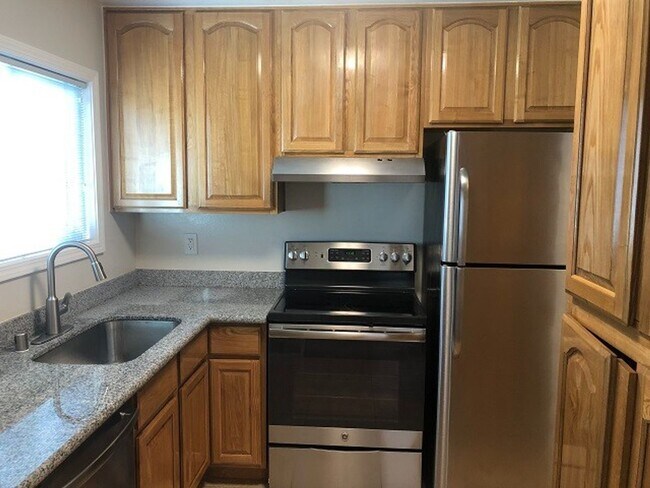 Foto del edificio - Remodeled Townhome in the Irvington neighb...