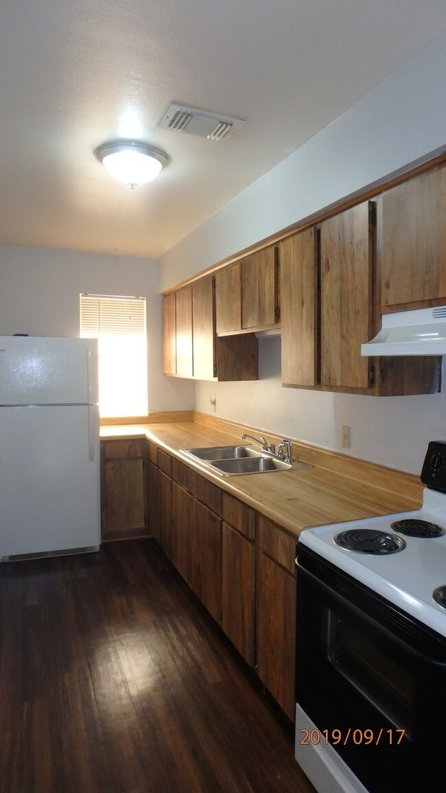 Building Photo - Milton Manor - 1 Bedroom / 1 Bath