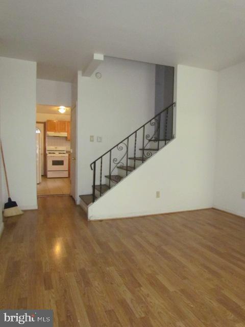 Foto del edificio - 522 N Douglas St