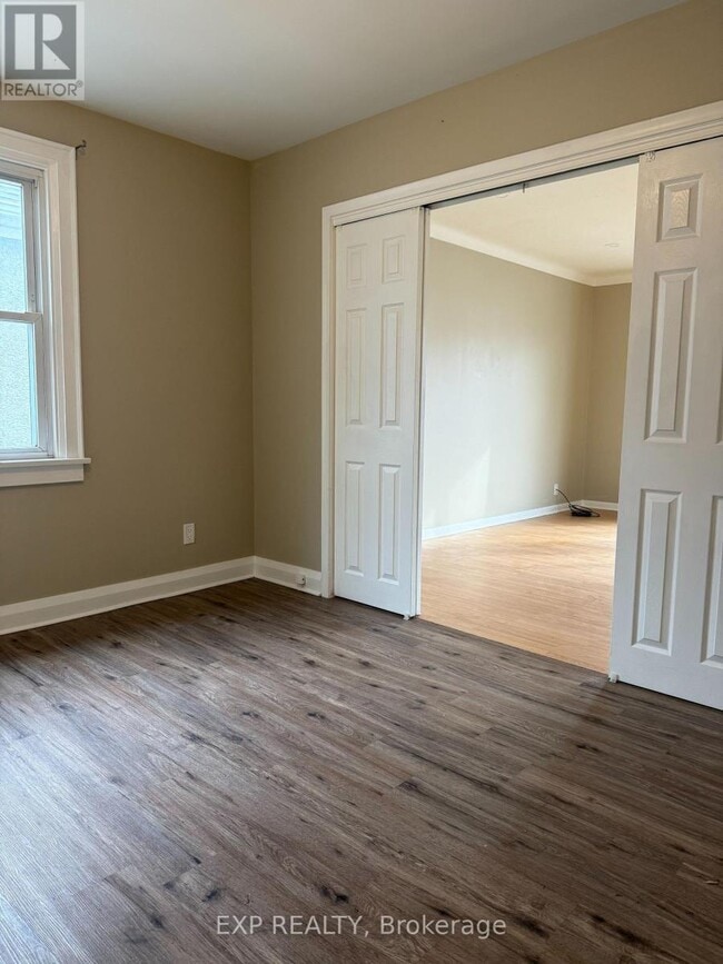 Building Photo - 3 Moote St