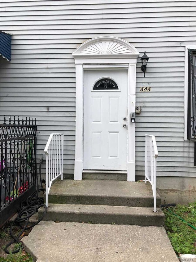 Primary Photo - 3 bedroom in Bronx NY 10455