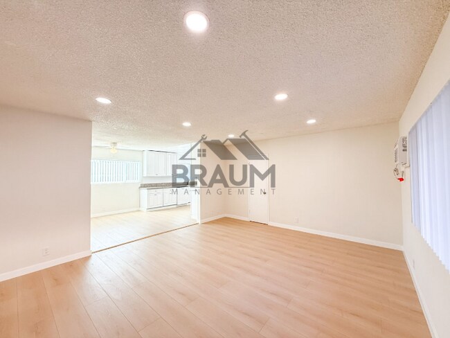 Foto del edificio - 13129 Oxnard St