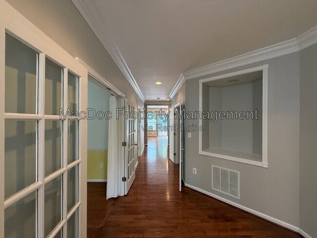 Foto del edificio - 1404 Graham Dr