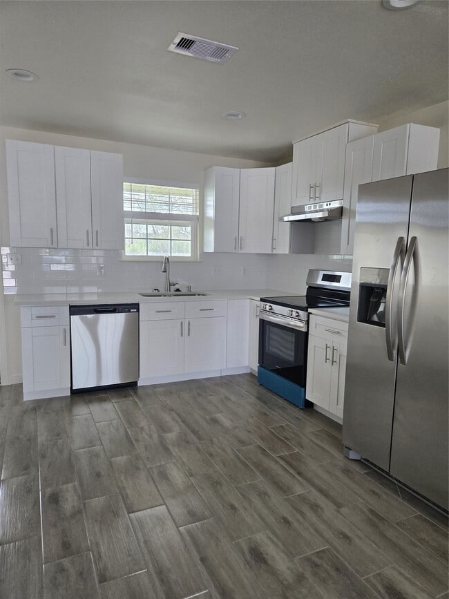 Building Photo - 2724 Avenue D