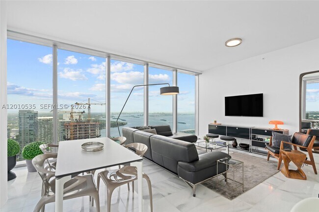 Foto del edificio - 700 NE 26th St