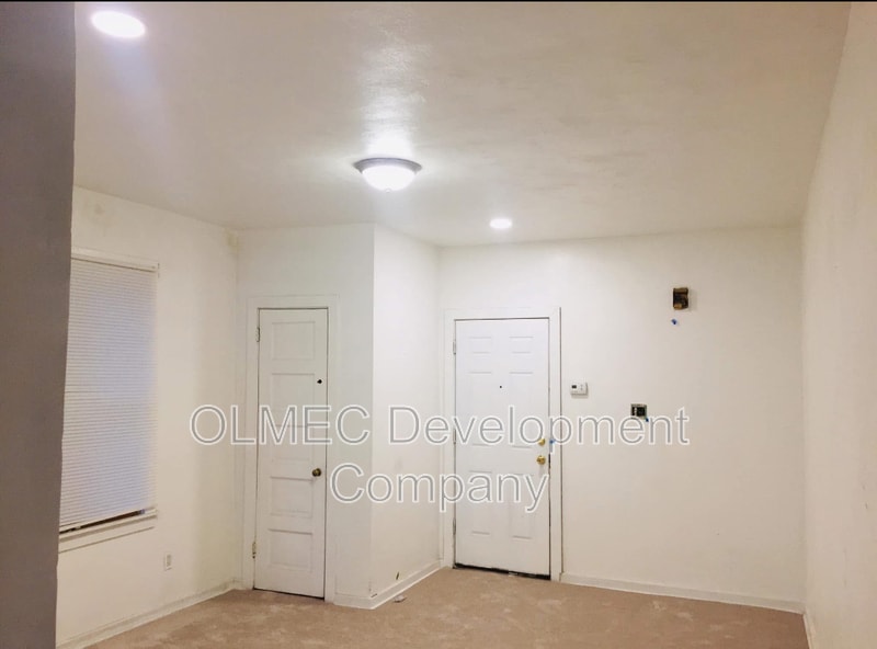 Foto principal - 817 Anaheim St