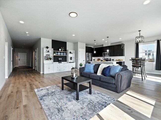 Foto del edificio - 411 Indian Grass St