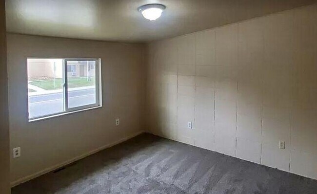 Building Photo - 3 bedroom in Billings MT 59105