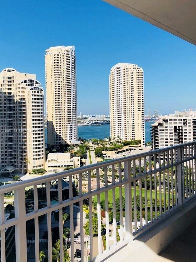 Foto del edificio - 701 Brickell Key Blvd