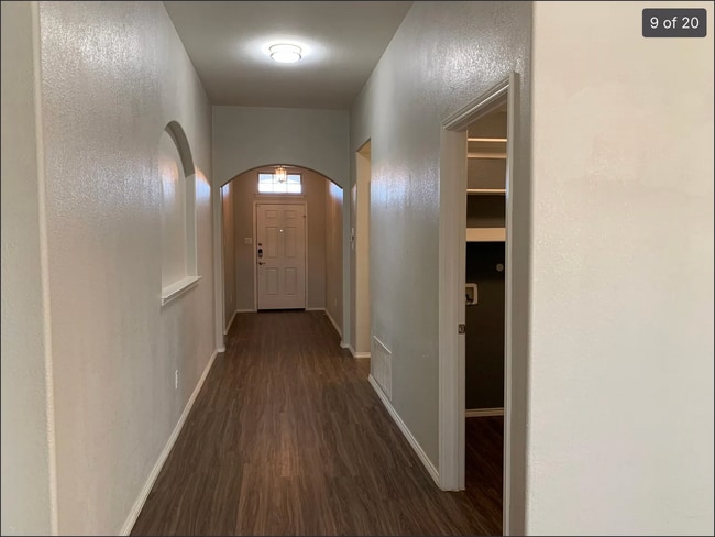 Foto del edificio - 469 Pollyann Trl