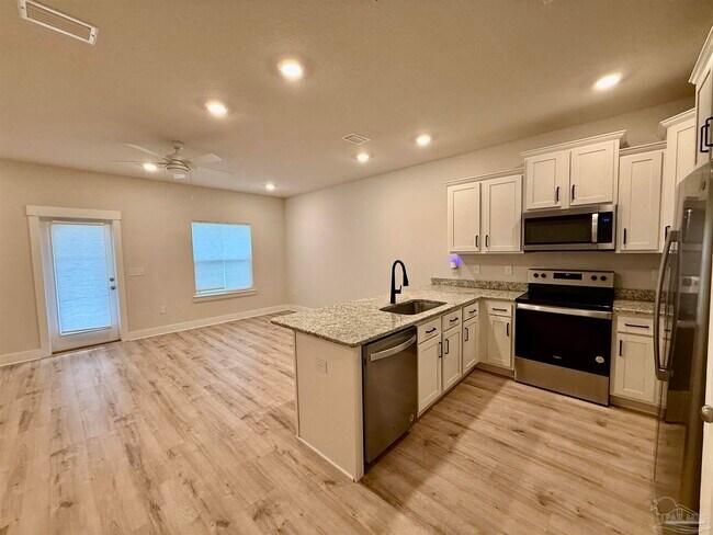 Foto del edificio - 1471 Iroquois Ct