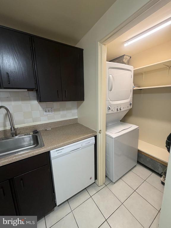 Building Photo - 9709 Docena Dr