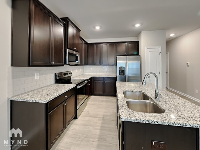 Foto del edificio - 5097 Lower Elm St