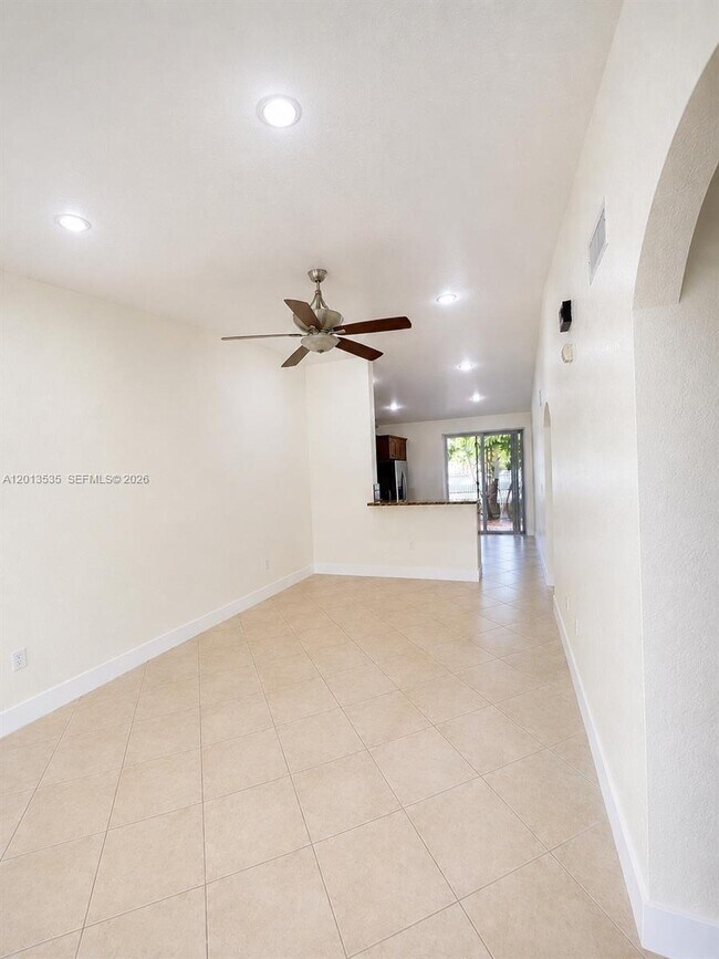 Foto del edificio - 18743 SW 27th St