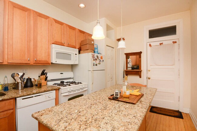 Foto del edificio - 1710 W Addison St