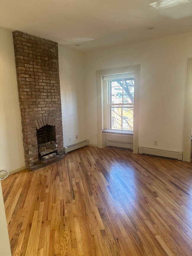Chimenea de gas en funcionamiento - 143 Sussex St