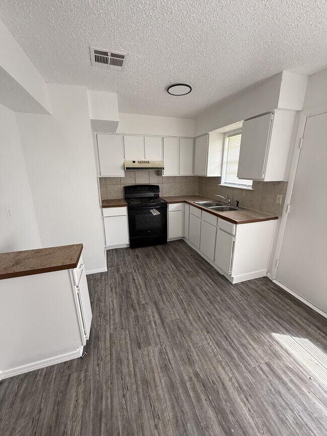 Foto del edificio - 1224 Lauren Ln