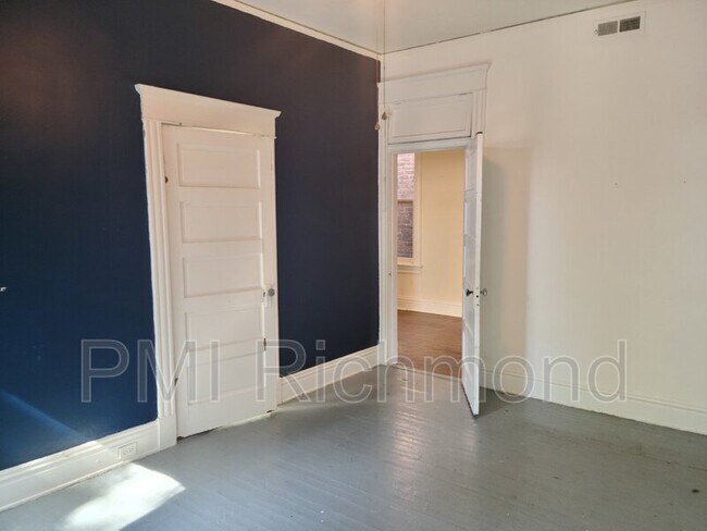 Foto del edificio - 6 S Addison St