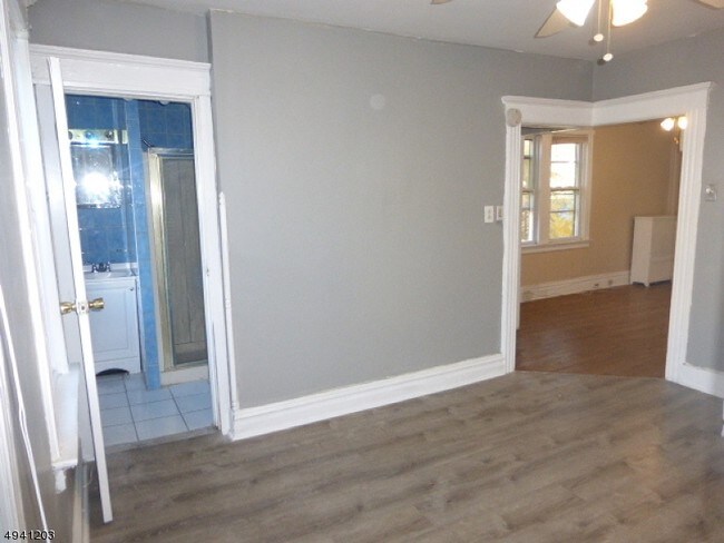 Foto del edificio - 57 Ridge Ave