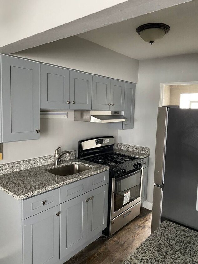 8702 S Troy Ave Unit 1B, Evergreen Park, IL 60805 Room for Rent in