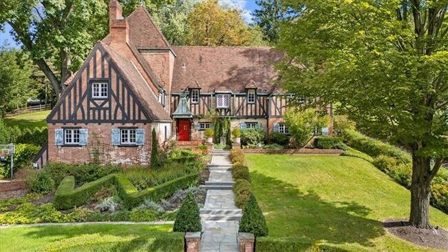 Foto del edificio - 430 Woodland Rd