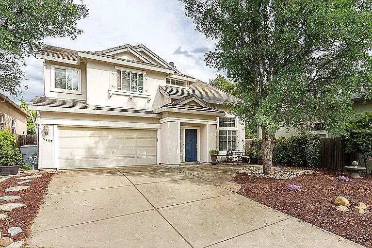Front yard - 5407 Havenhurst Cir