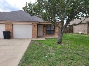 Building Photo - 3601 Dustin Ct