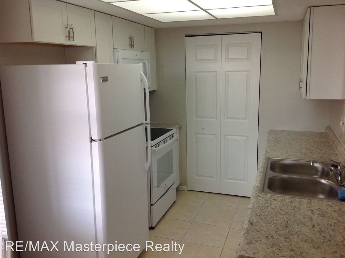 Building Photo - 3254 SE Aster Ln