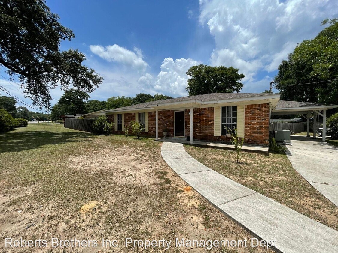 4516 Champlain Ave, Mobile, AL 36619 House Rental in Mobile, AL